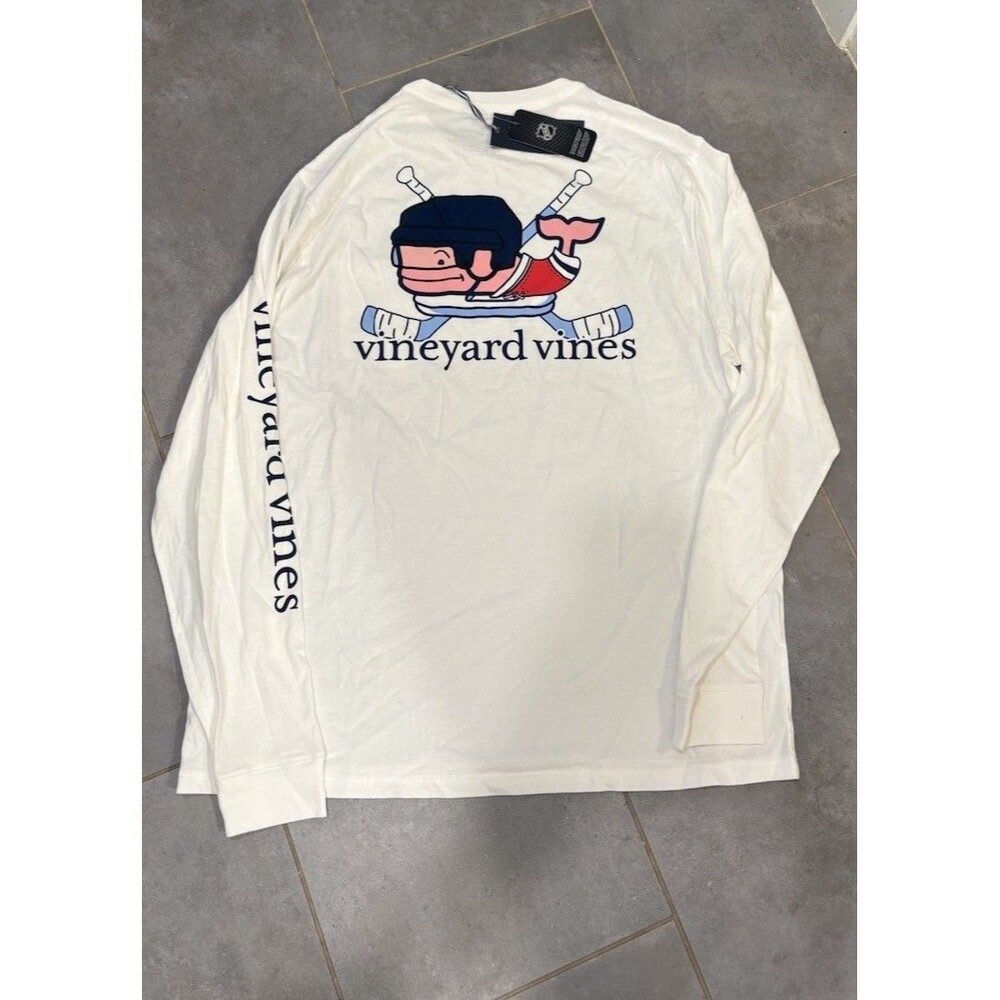 NWT Washington Capitals Vineyard Vines White Hockey Helmet T-Shirt L